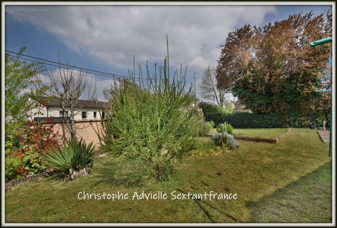 Bergerac; maison de plain pied 3 chambres 2 salles d'eau, double séjour, double garage séparé sur 909 M2 - photo 14