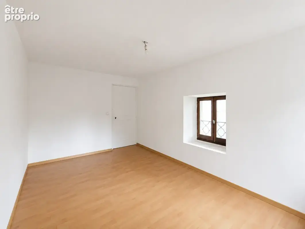 Secteur Sonnaz ancienne ferme rénovée d'environ 242 m2 avec un T2 indépendant - photo 13
