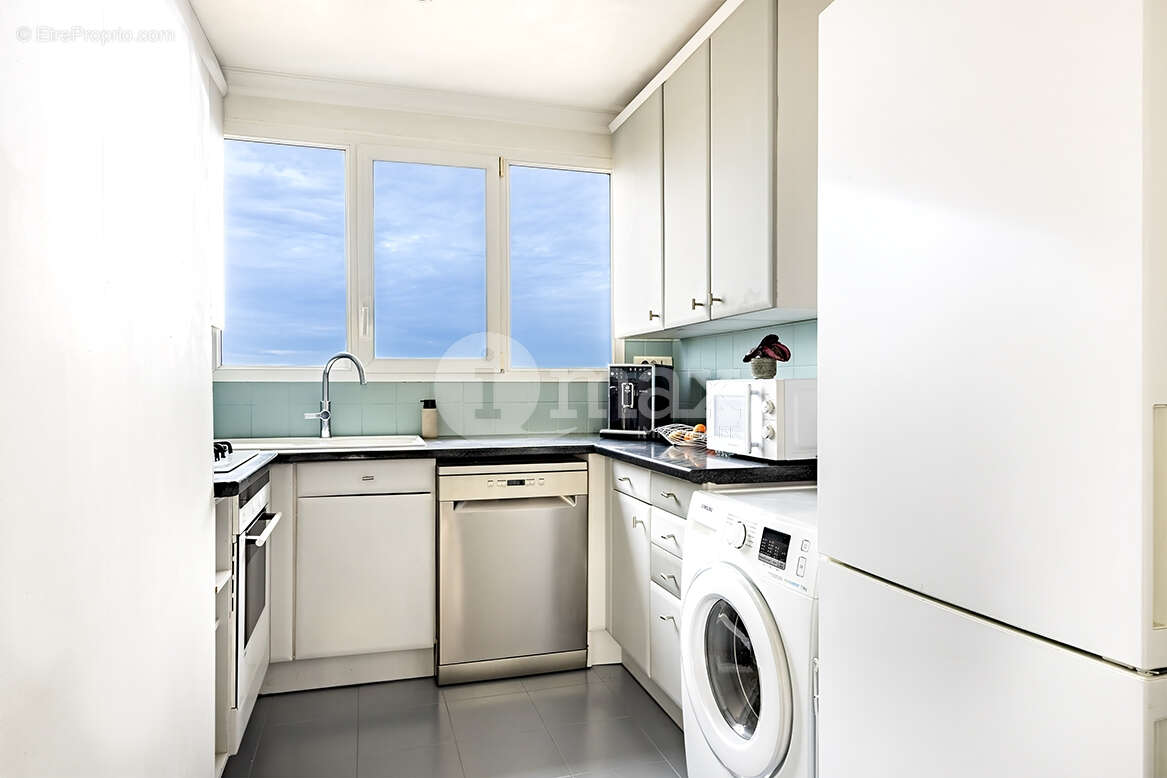 Appartement à COURBEVOIE