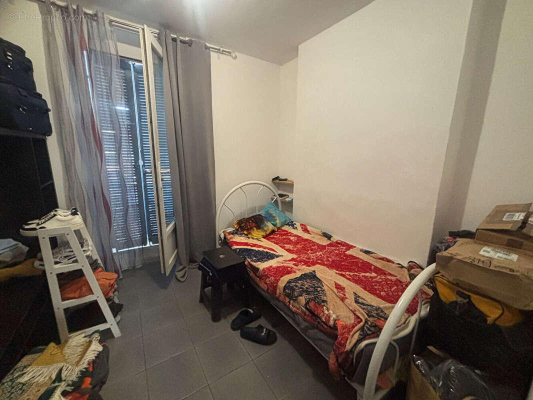 Appartement à MARSEILLE-3E