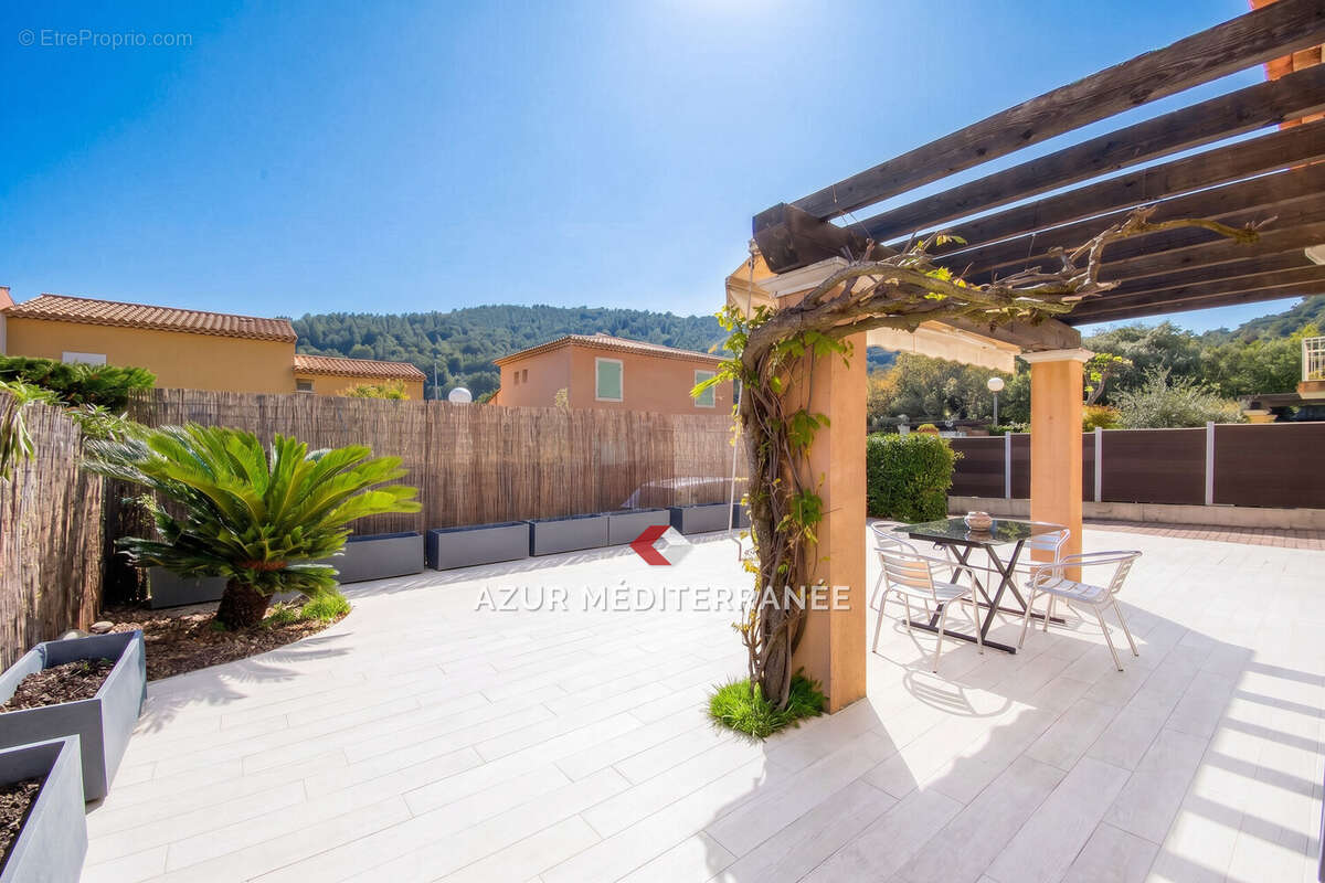 Maison 98 m² à Eze  - photo 2
