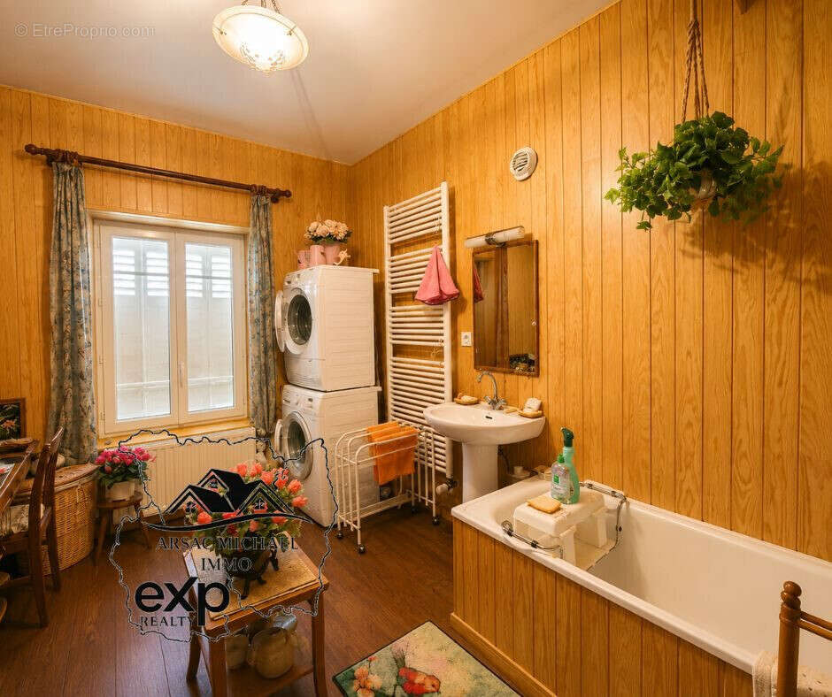 Maison 182 m² à Le Chambon-Sur-Lignon  - photo 6