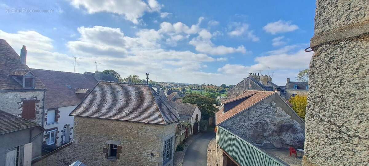 Maison à FRESNAY-SUR-SARTHE