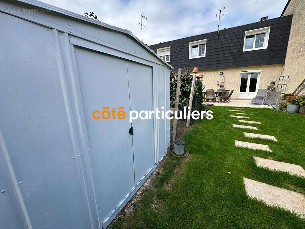 Maison à SAINT-SEBASTIEN-DE-MORSENT