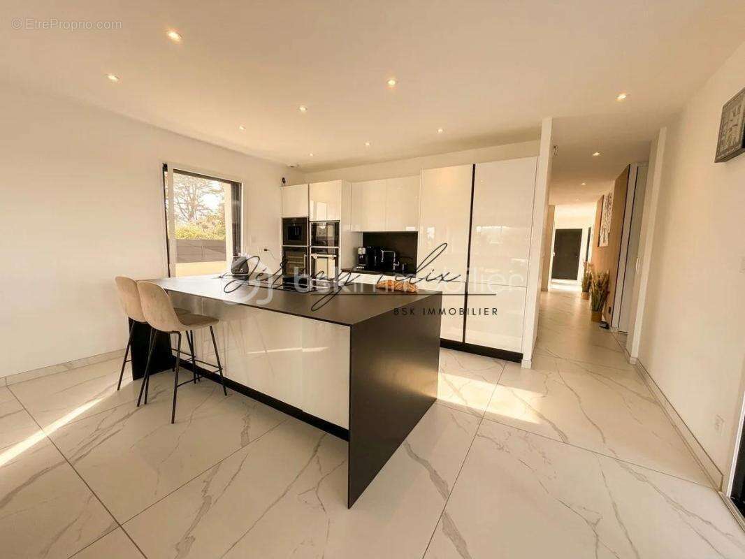 Villa contemporaine d’exception 4ch avec piscine intérieure – Guidel Plages - photo 4