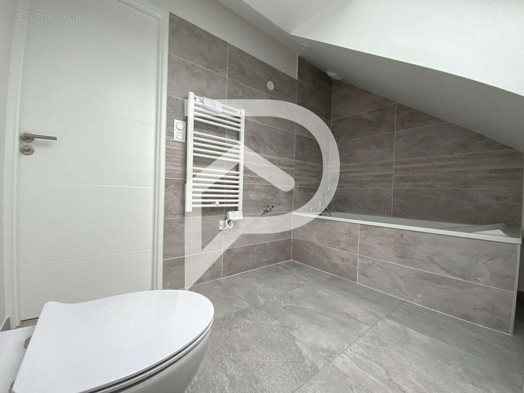 Maison à LES ESSARTS-LE-ROI