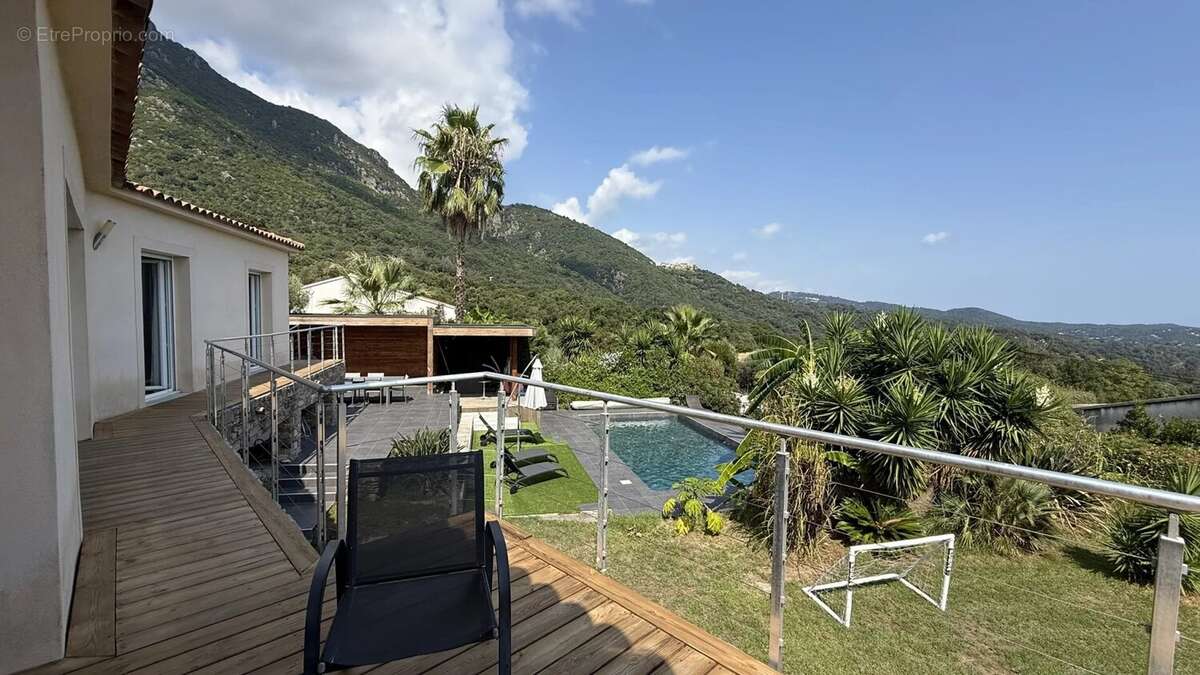 Maison à SANTA-MARIA-POGGIO