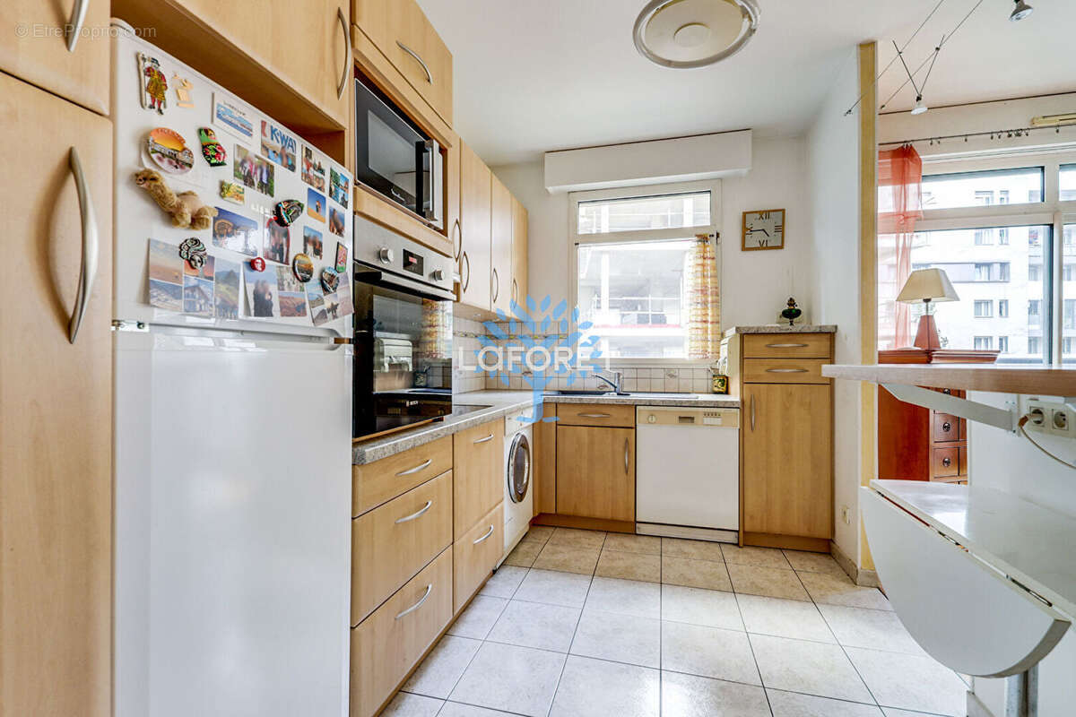 Appartement à PARIS-20E