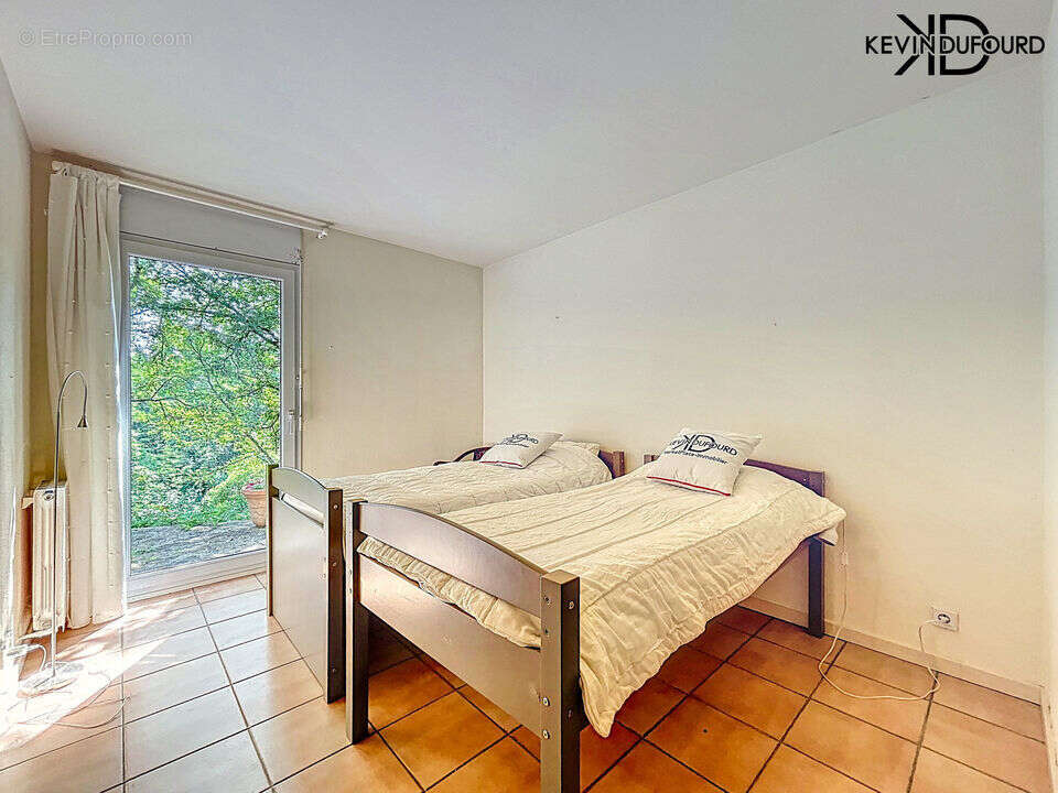 Maison à SAINT-ETIENNE-DE-FONTBELLON