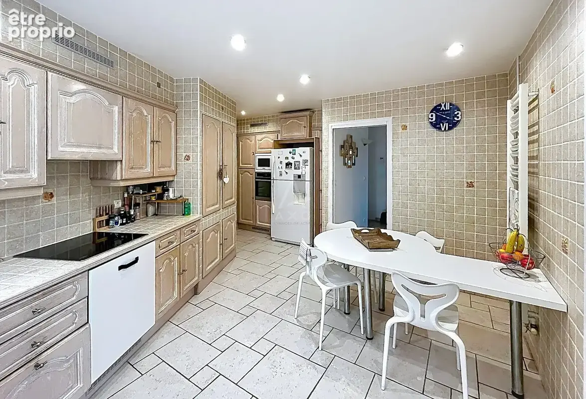 Maison 160 m² à Saint-Maur-Des-Fosses  - photo 4