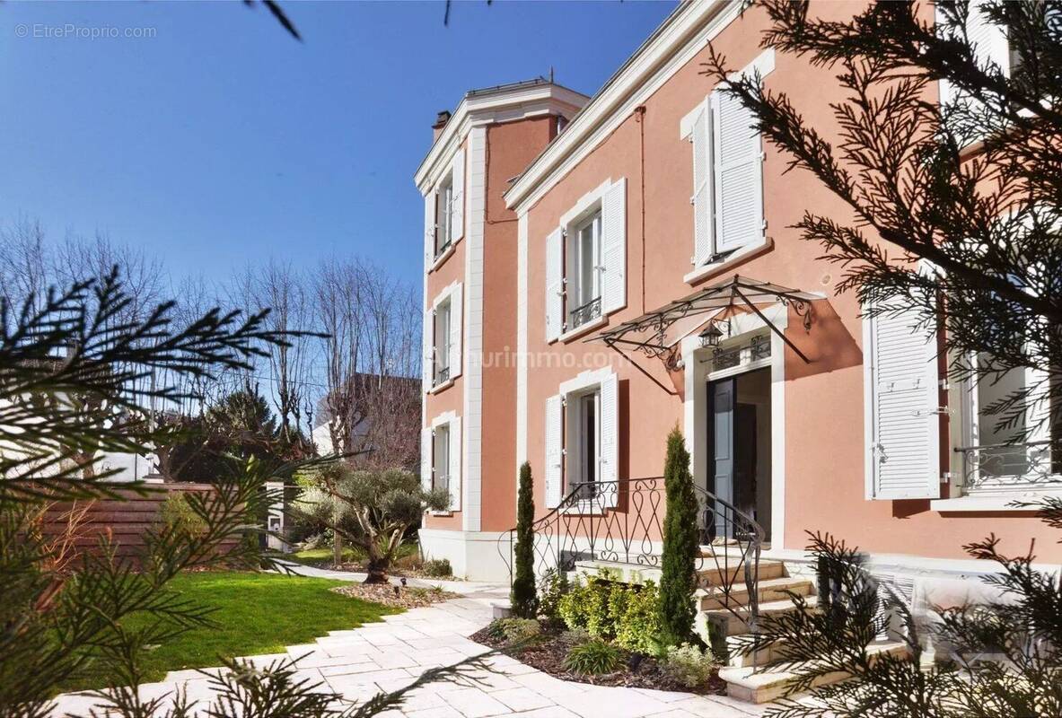 Maison à LE PERREUX-SUR-MARNE