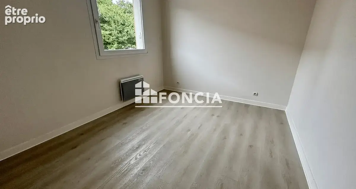 IDEAL RESIDENCE PRINCIPALE OU INVESTISSEMENT Bel appartement 3 pièces proche mairie et commerces avec box double - photo 7