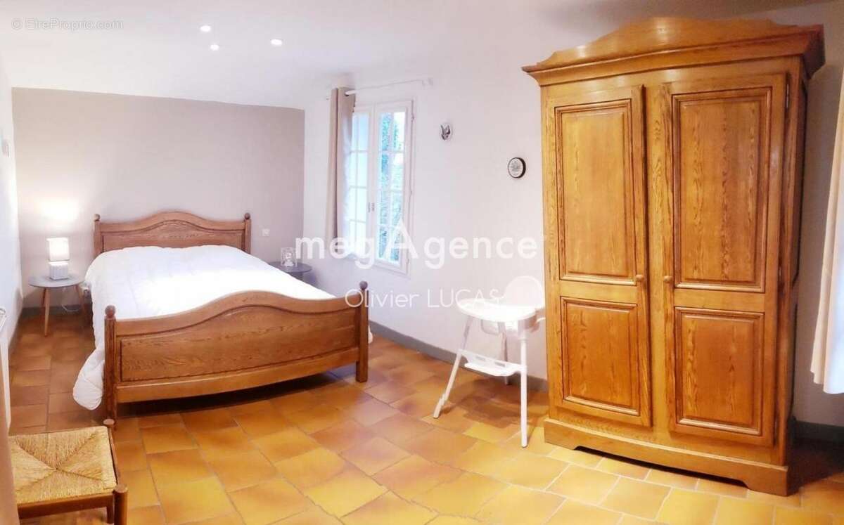 Maison à SAINT-ETIENNE-L&#039;ALLIER