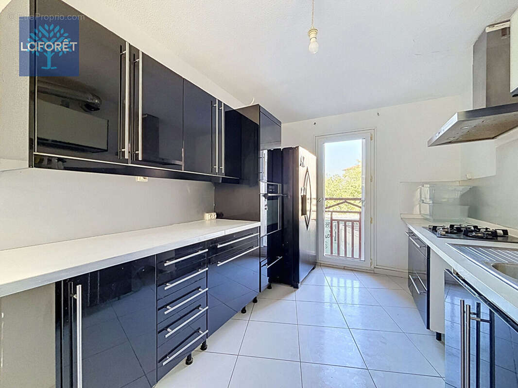 Appartement Saint Genis Laval 3 pièces 70 m2 - Garage - photo 2