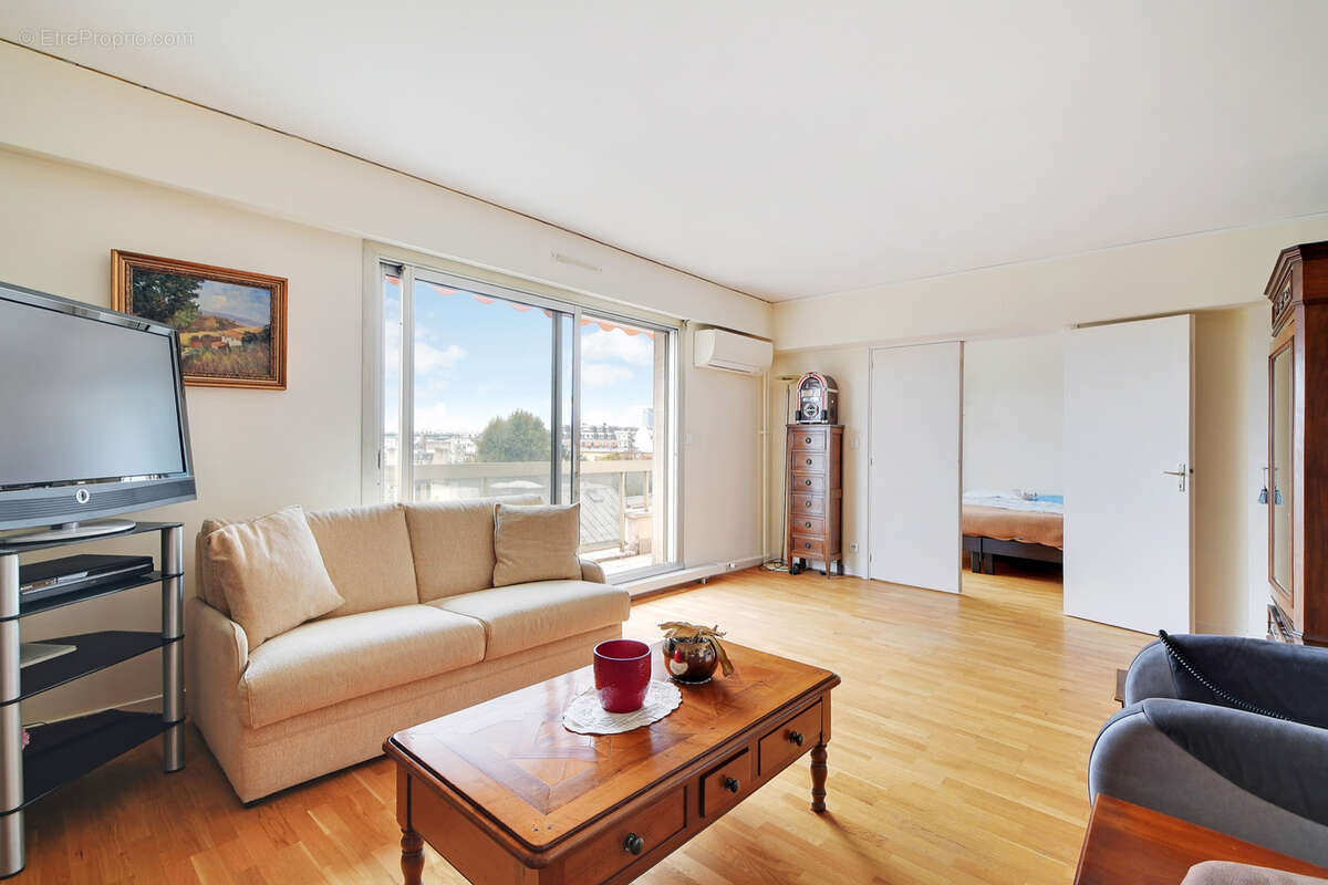 Appartement à PARIS-16E