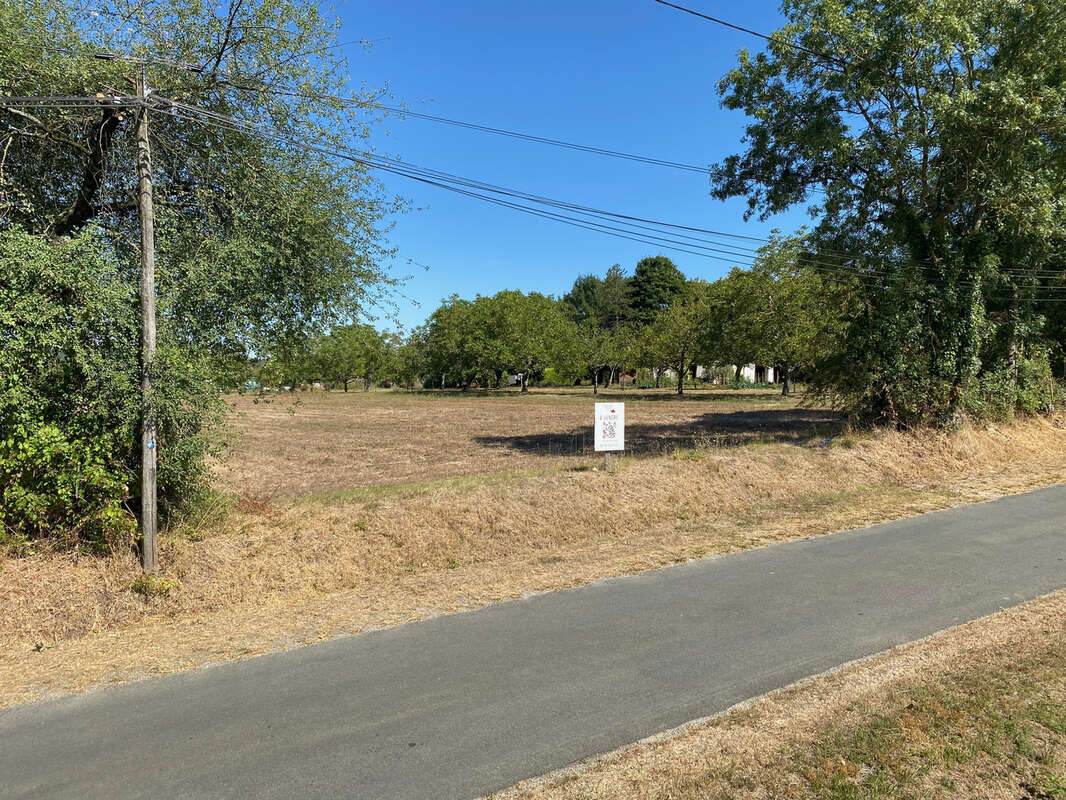 Terrain à VERTEILLAC