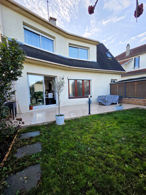 Maison à SAVIGNY-SUR-ORGE