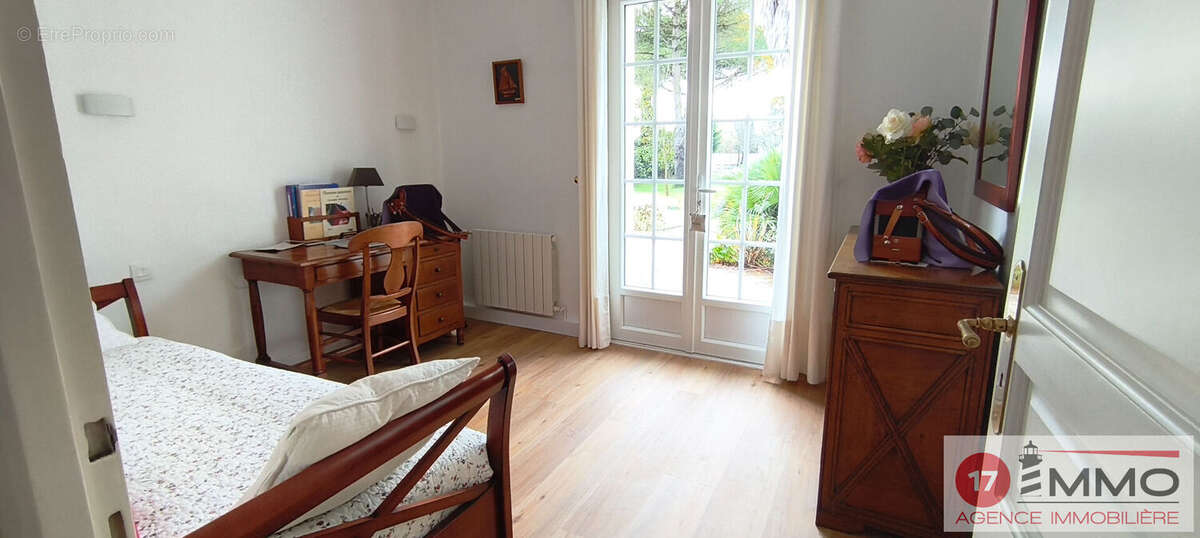 Maison à CROIX-CHAPEAU