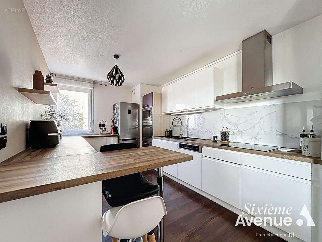 Appartement à DECINES-CHARPIEU