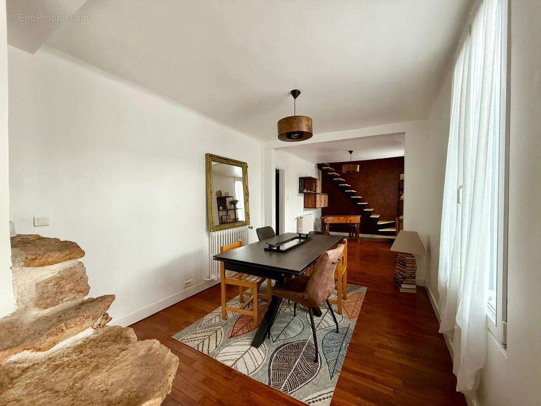 Maison à MAROLLES-EN-HUREPOIX