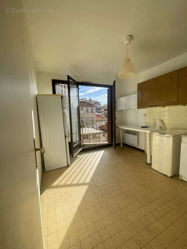 Appartement à MARSEILLE-5E