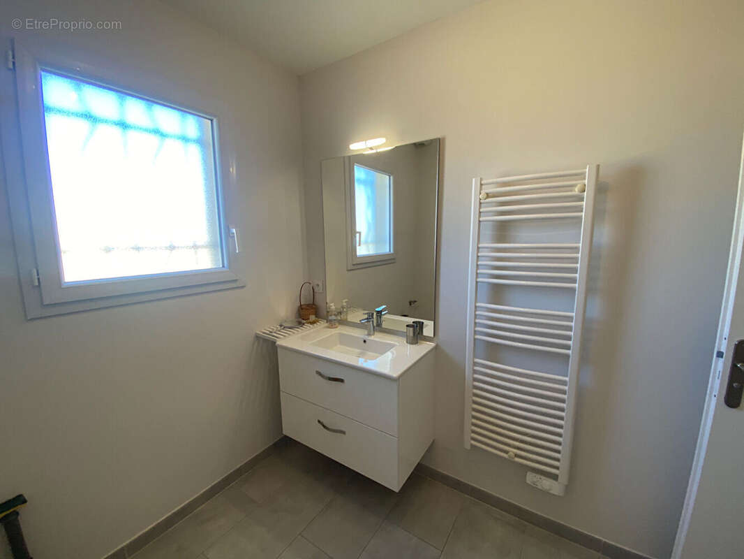 Appartement à L'ISLE-SUR-LA-SORGUE