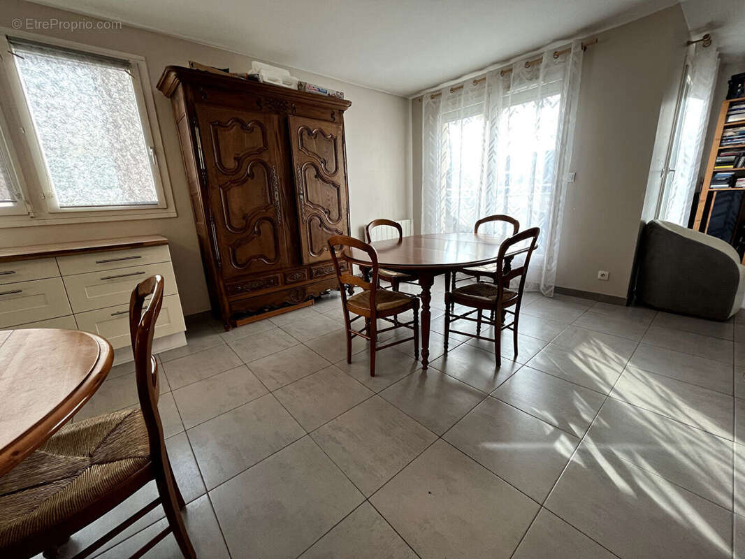 Appartement à MONTIGNY-LE-BRETONNEUX