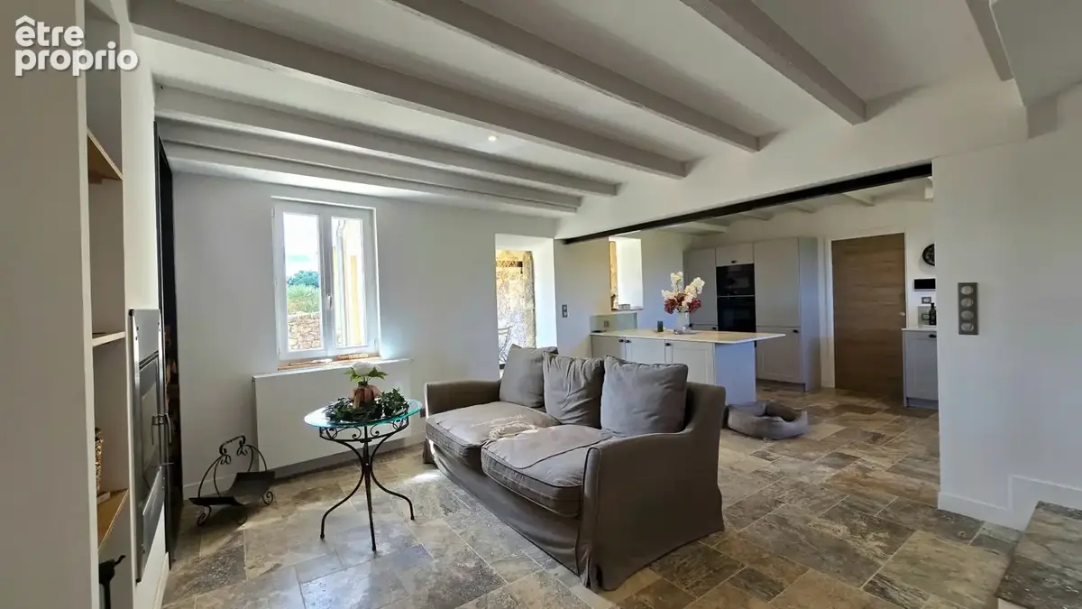 Propriété d'Exception Rénovée – 7.5 hectares - Étang privée - vue panoramique - Piscine - Source - photo 10