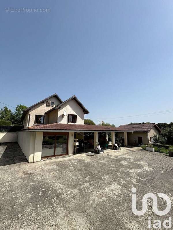 Photo 2 - Maison à INJOUX-GENISSIAT