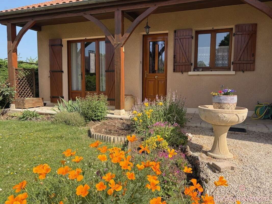 Maison à ROUFFIGNAC-SAINT-CERNIN-DE-REILHAC