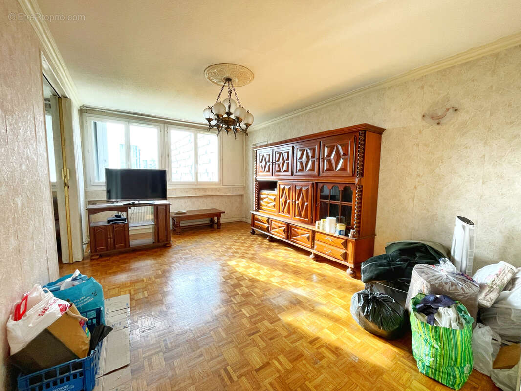 T4 lumineux, balcon et stationnement dans résidence sécurisée - photo 3