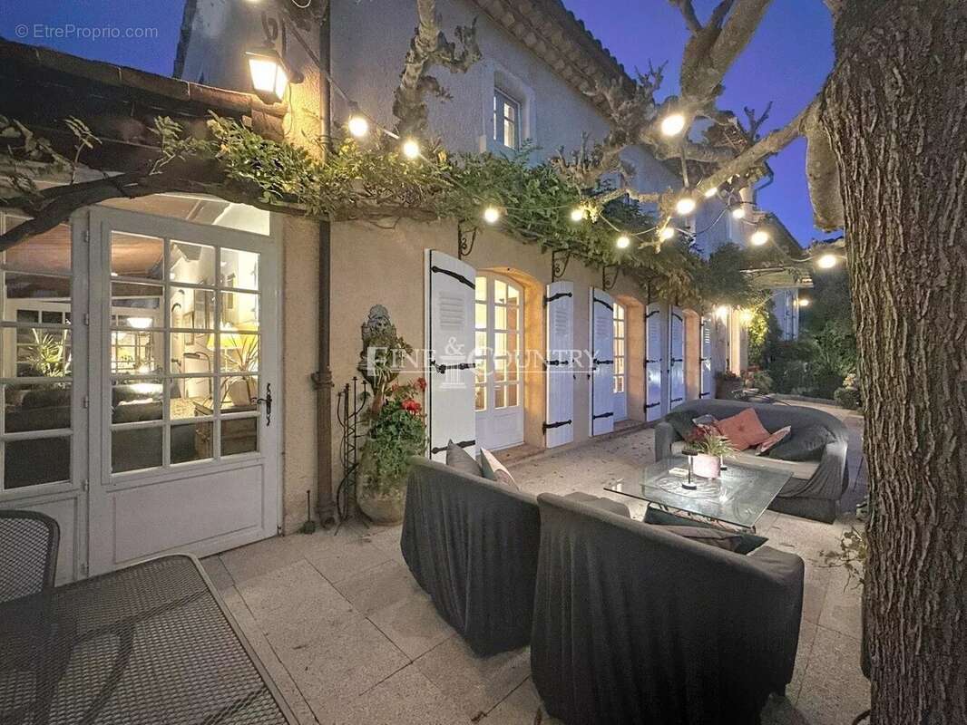 Maison à AURIBEAU-SUR-SIAGNE