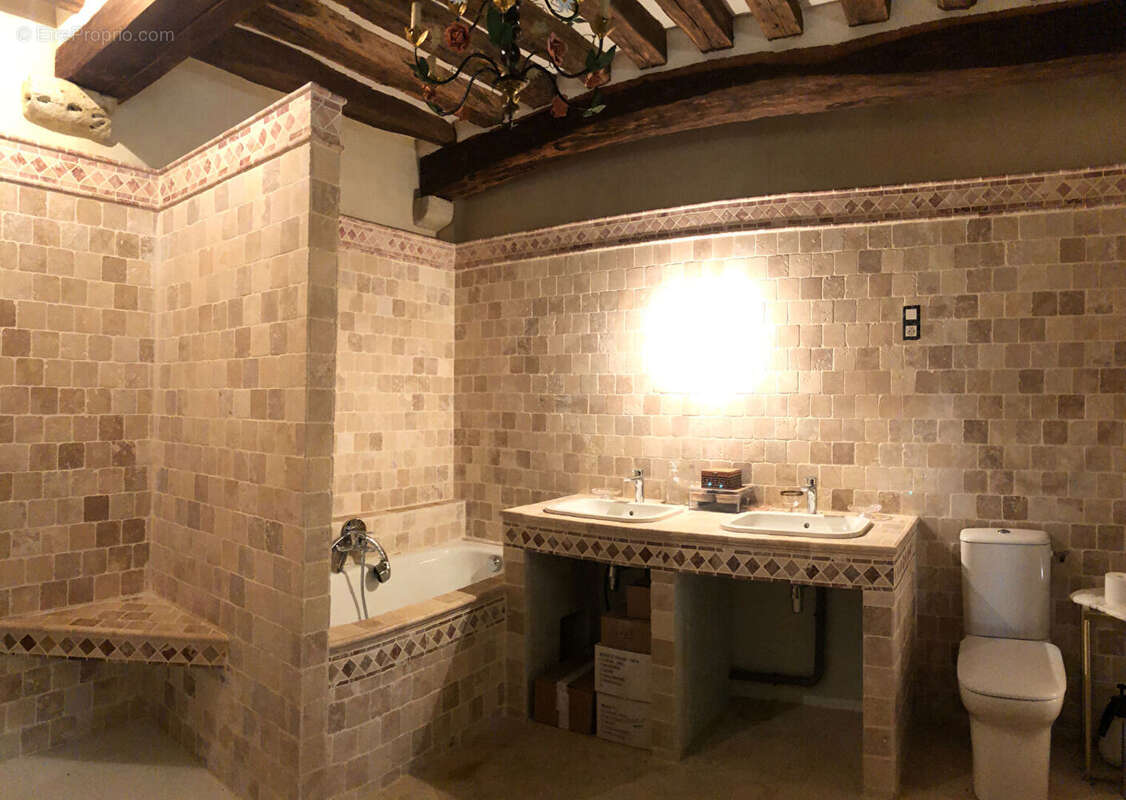 Maison à AUTHEVERNES