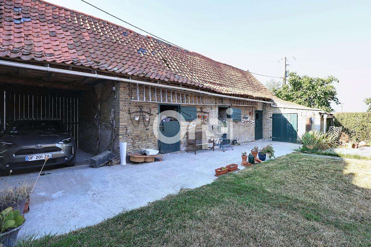 Maison semi individuelle de semi plain pied, 3 chambres, jardin et dépendances à KILLEM (59122) - photo 2