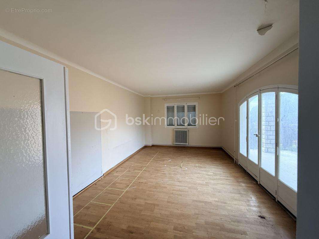 Appartement T3 avec terrasse et vue mer – Quartier de la Corniche à Sète - photo 3