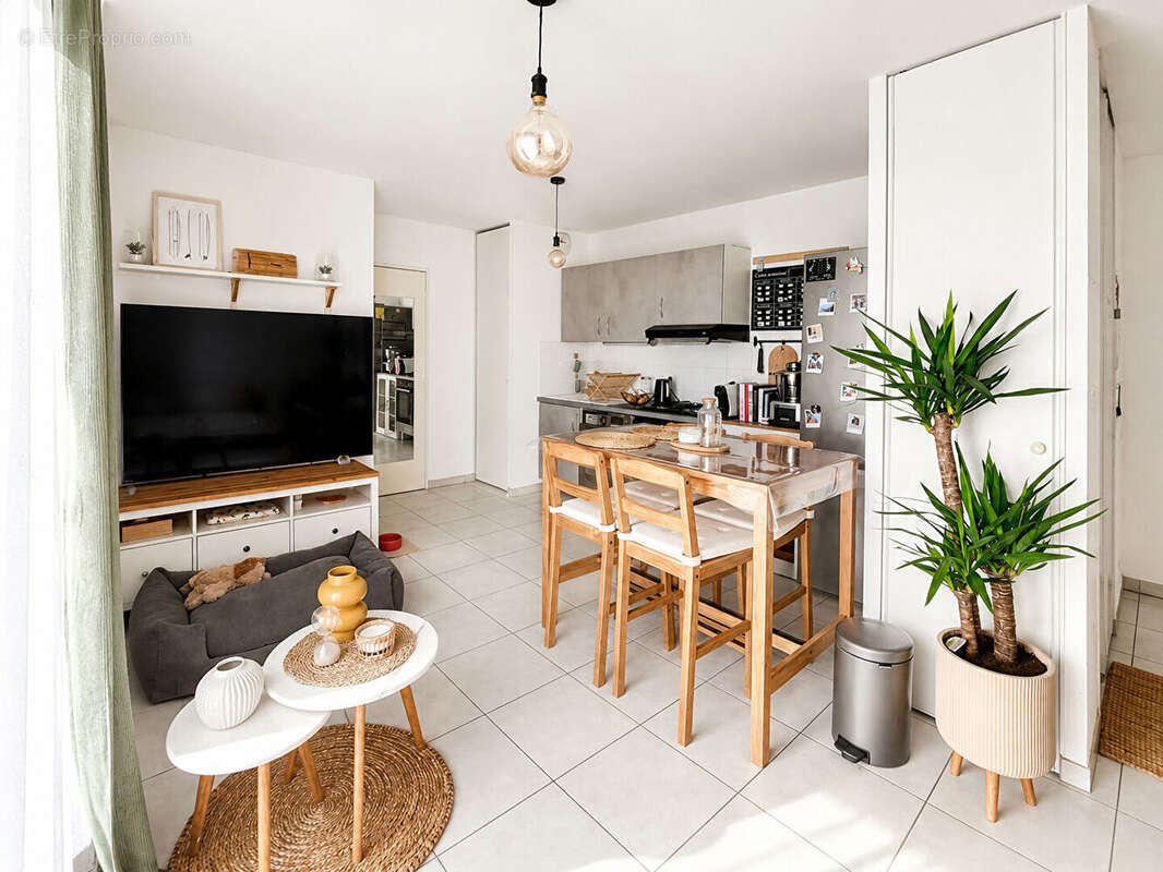 Appartement à LENTILLY