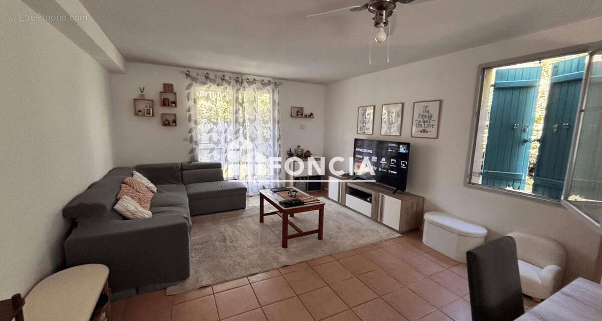 F MARTINEZ 0616831O69 Pavillon en copropriété situé dans une résidence avec piscine et cadre verdoyant. Loué 850 €/mois jusqu’au - photo 2