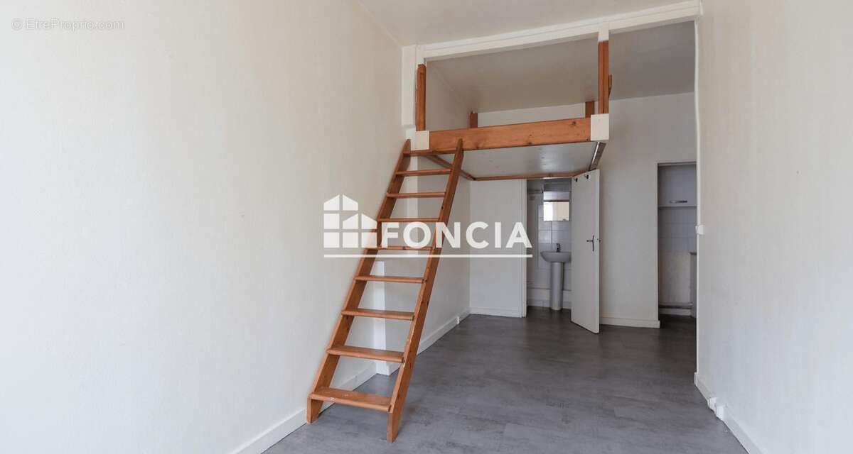 Appartement à MENNECY