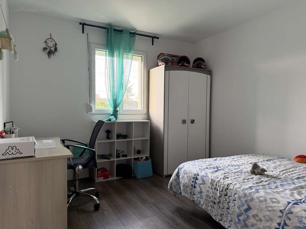 Maison à COURS-DE-PILE