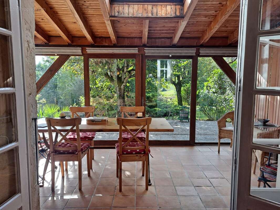 Maison à VALENCE-SUR-BAISE