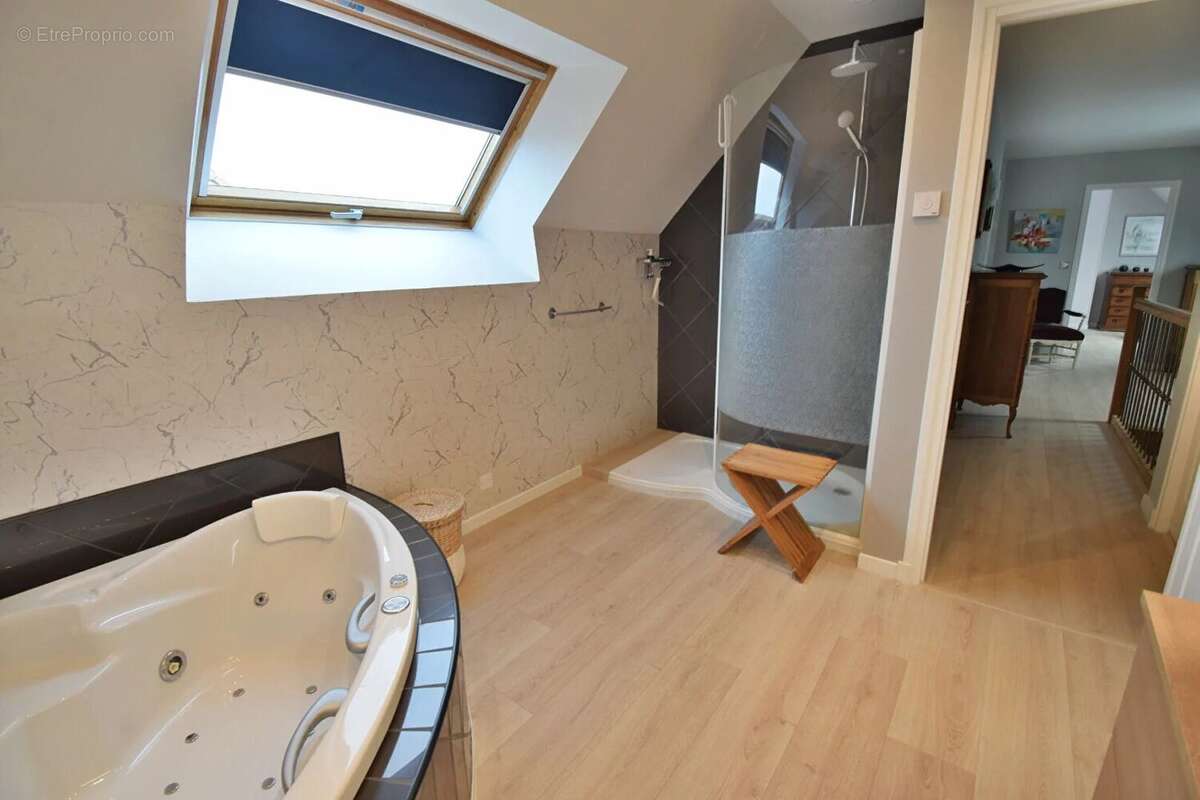 Maison à LA CHAUSSEE-SAINT-VICTOR