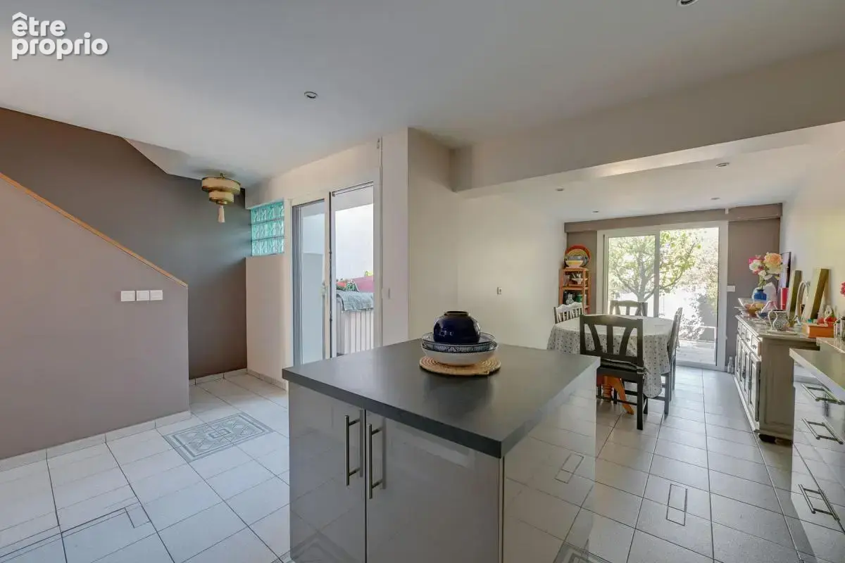 Maison T6 de 144 m² à Nanterre 92000 - photo 3