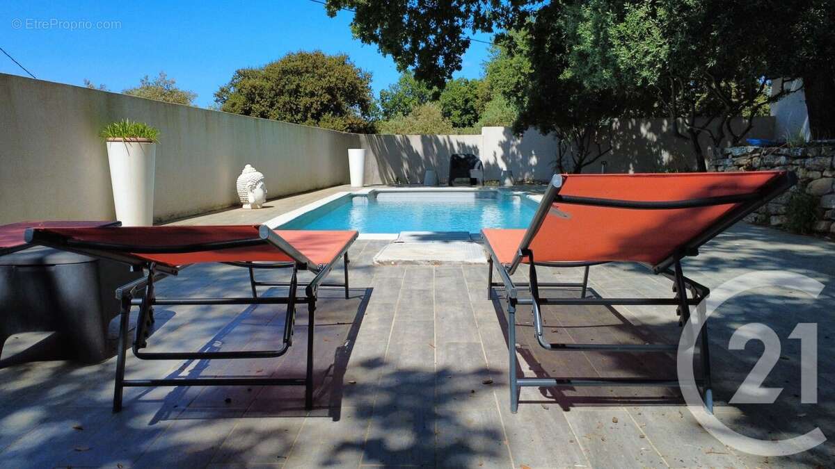 Maison à POURRIERES