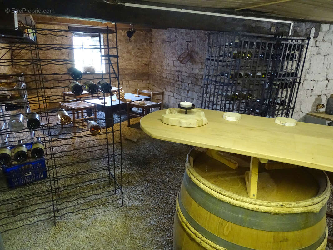 Maison à MONTIGNY-SUR-AUBE