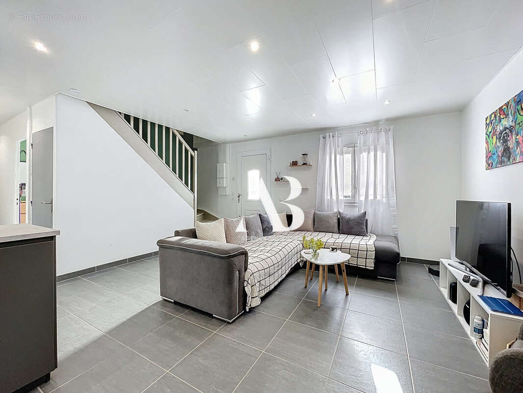 Maison à SOGNOLLES-EN-MONTOIS