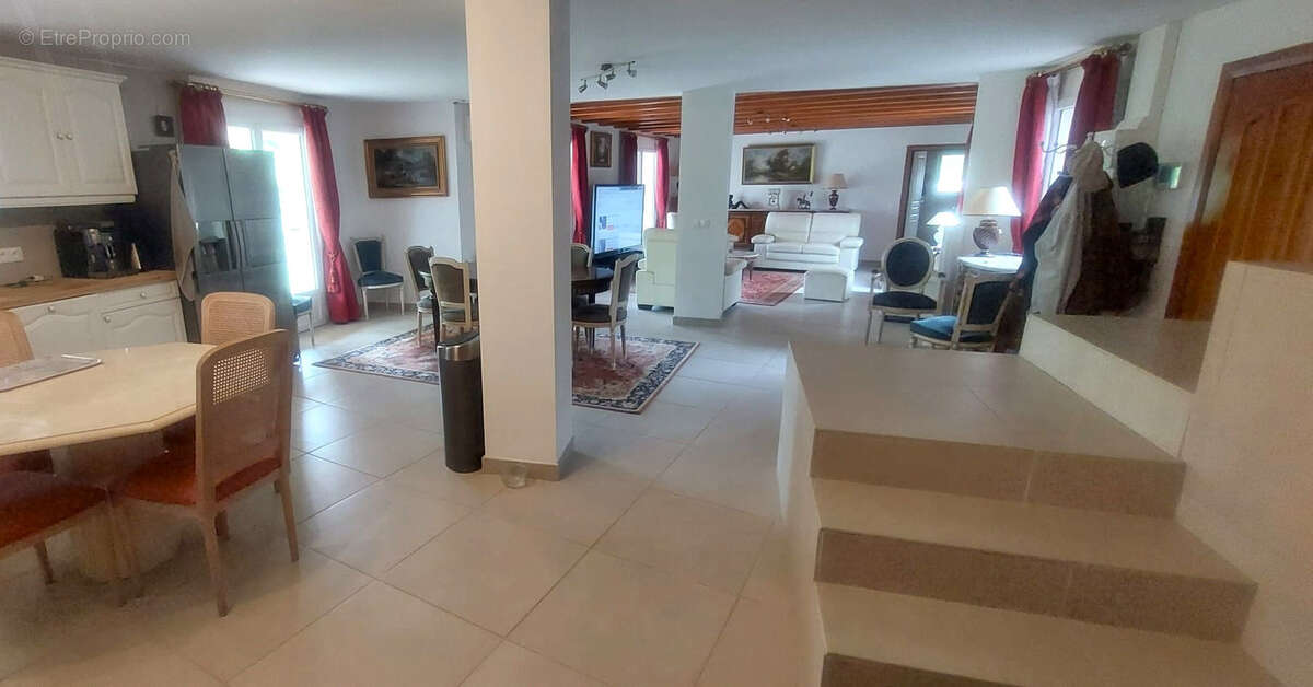 Maison à PLAN-D'AUPS-SAINTE-BAUME