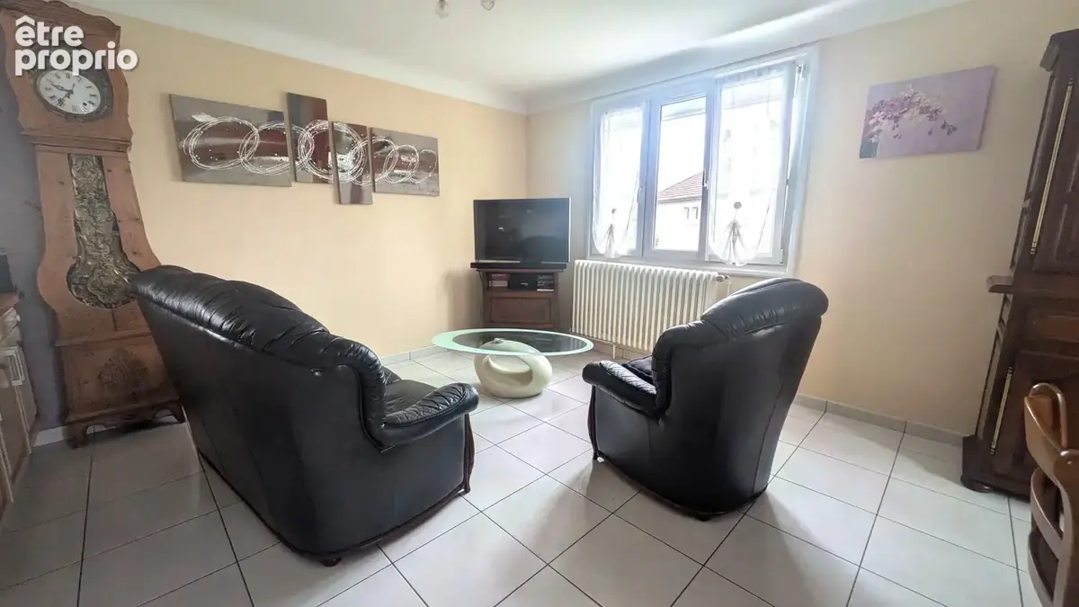Achat-vente pavillon saint-berthevin type 7  proche centre - photo 4