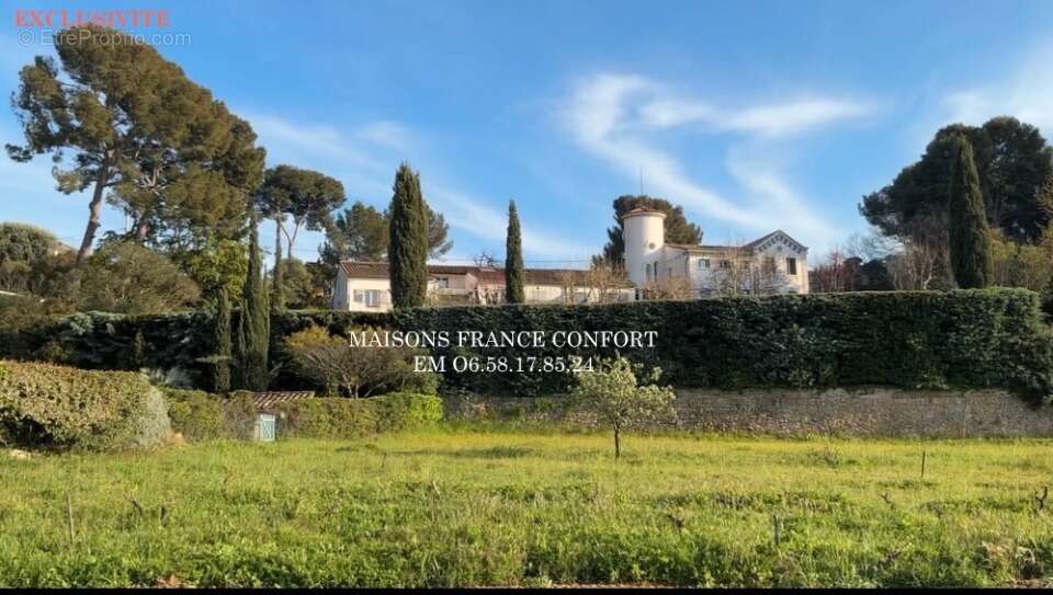 Terrain à SAINT-CYR-SUR-MER