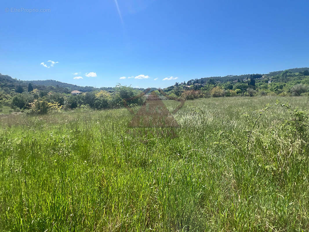 Terrain à SAINT-BRES
