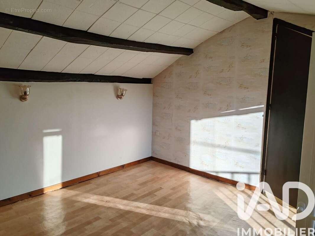 Appartement 180 m² à Cernusson  - photo 6